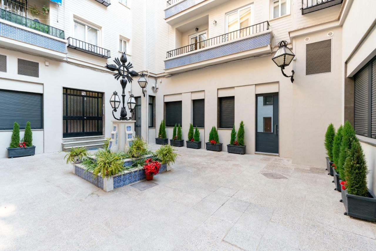 Unique Homes Las Setas, Plaza De San Pedro 6 Pax Sevilla Exterior foto